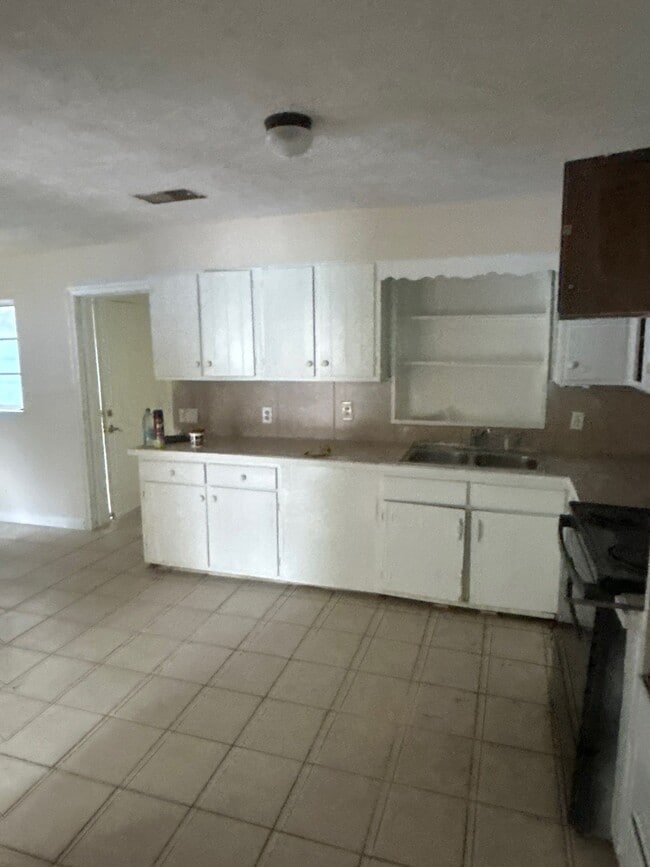 Building Photo - 2517 Coronet Pl