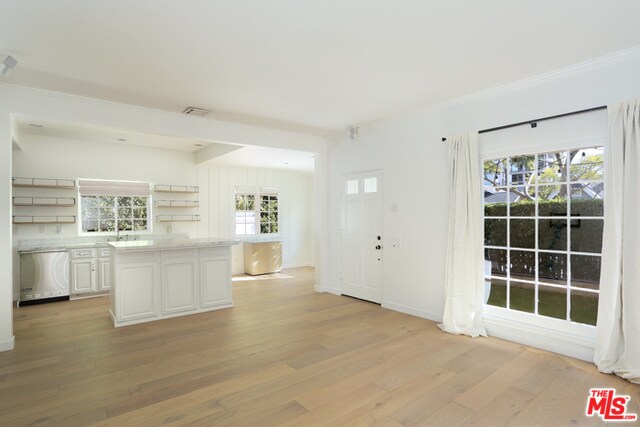Foto del edificio - 8917 Ashcroft Ave