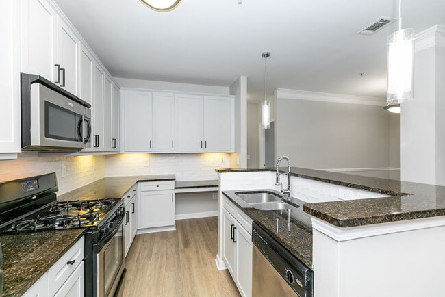 Foto del edificio - The Reserve at Johns Creek Walk