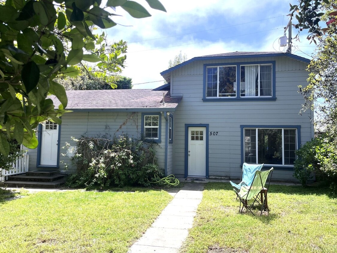 Primary Photo - Fully Furnished- 2 bedroom/ 2 bathroom in ...