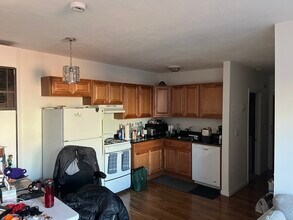 Building Photo - 145 Endicott St