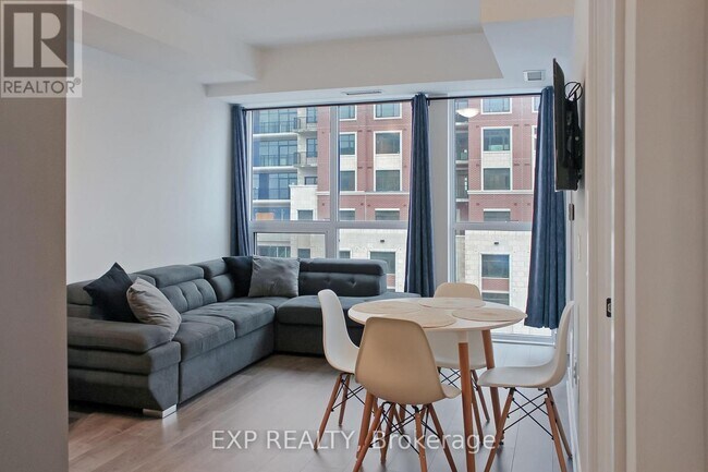 Photo du bâtiment - 2333 Khalsa Gate