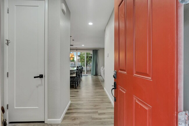 Foto del edificio - Newer Build 3 Bedroom Home In a Beautiful Neighborhood!