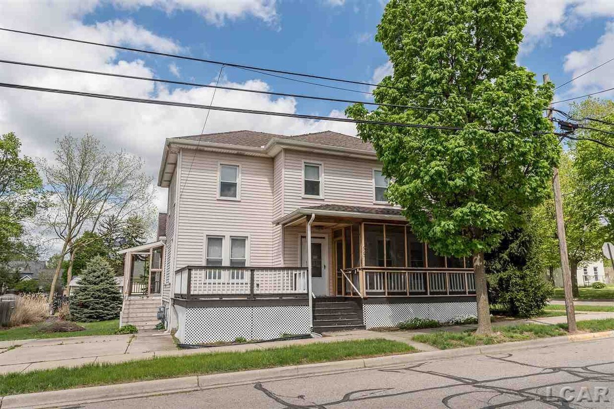 Primary Photo - 423 Toledo St