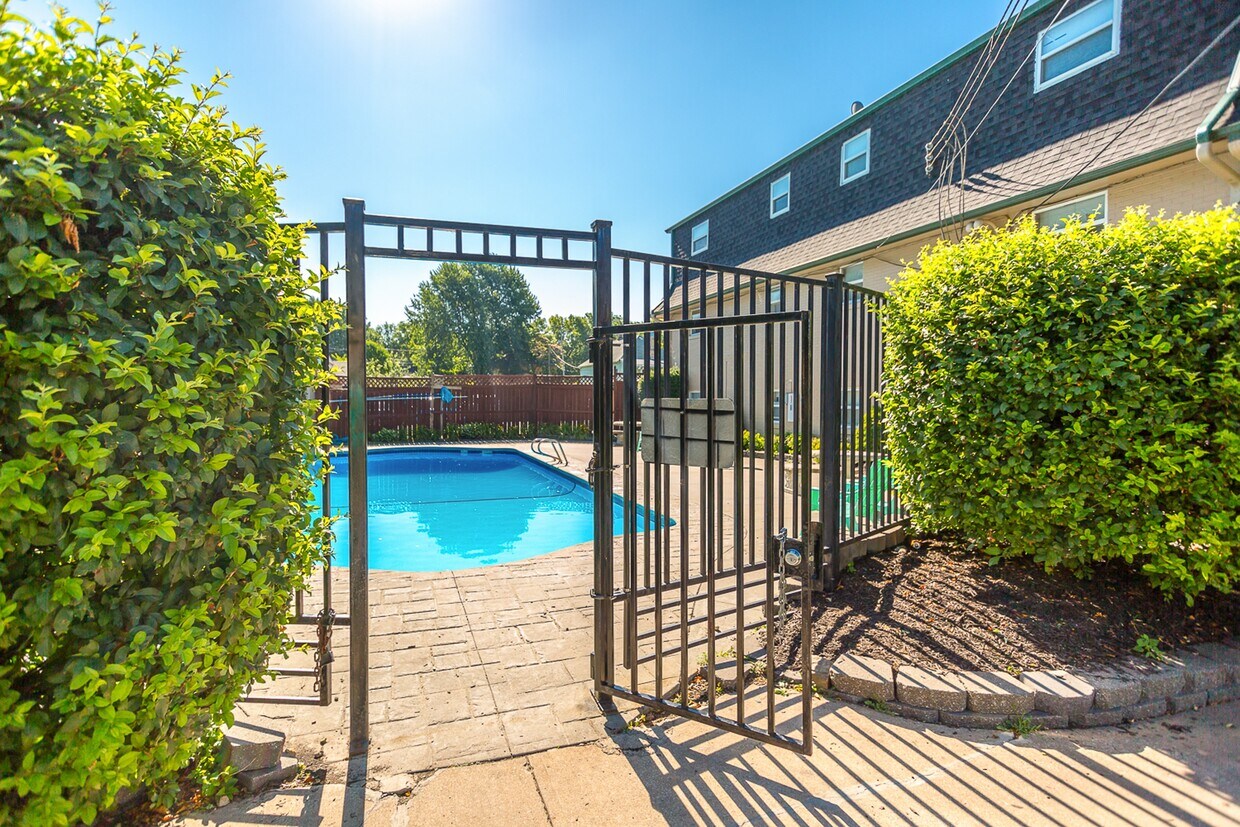 Mission Manor Apartments 41214127 Thompson St Kansas City, KS