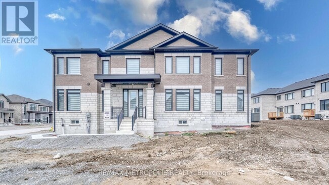 Building Photo - 34 Walters St