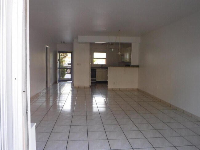 Foto del edificio - 2601 S Roosevelt Blvd