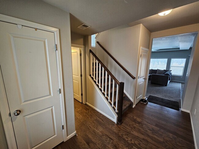 Foto del edificio - 3 Bed 3 bath house in Cumberland Green!