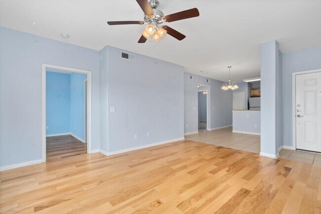 Foto del edificio - 6810 Deatonhill Dr