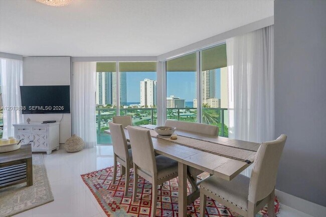 Foto del edificio - 250 Sunny Isles Blvd