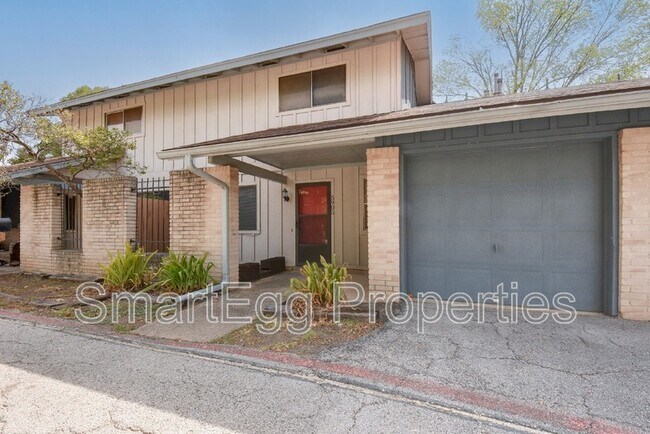 Foto del edificio - 5905 Little Creek Trail