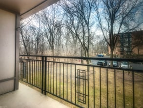 Building Photo - 5820 Oakwood Dr