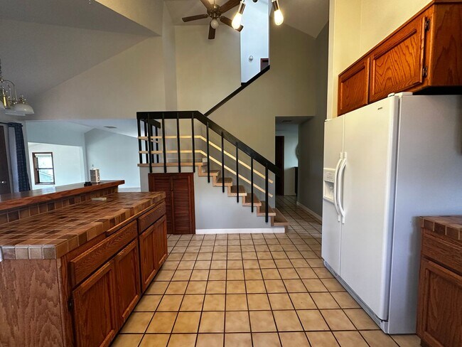 Foto del edificio - Spacious 4 bedroom, 3 bathroom home