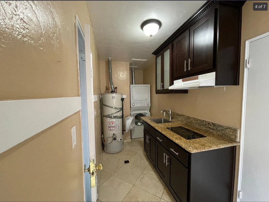 Foto del edificio - 1062 S Corning St