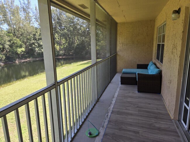 Foto del edificio - Charming 1BR/2BA in 55+ Community – Fully ...