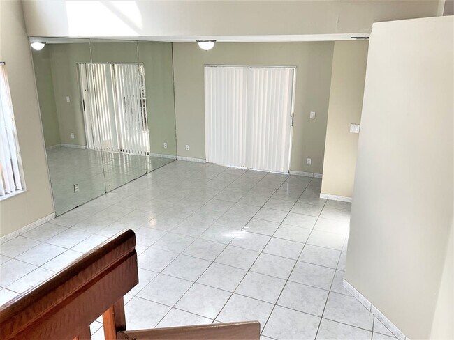 Building Photo - 10720 SW 10th Ct