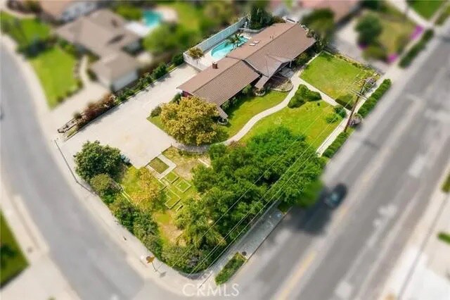 Building Photo - 15036 Los Robles Ave