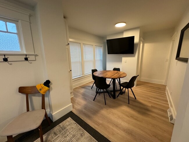 Foto del edificio - 803 McKinley Ave