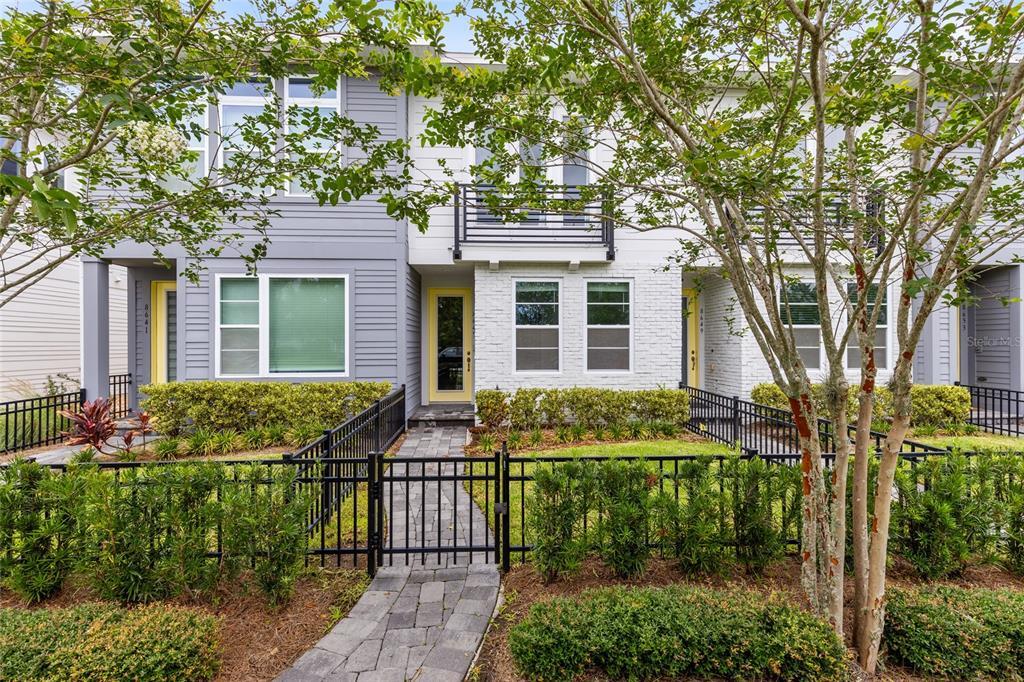 Foto principal - 8645 Tavistock Lakes Blvd