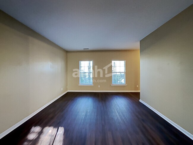 Foto del edificio - 1449 Tuscan Drive