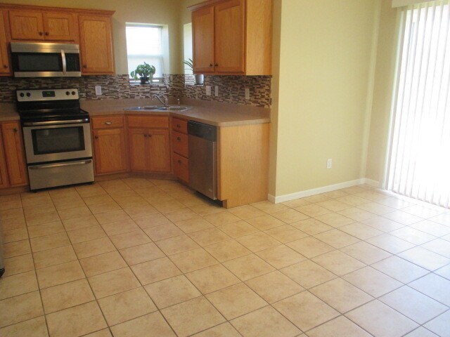 Foto del edificio - Large 3 bedroom Home, North Park Area