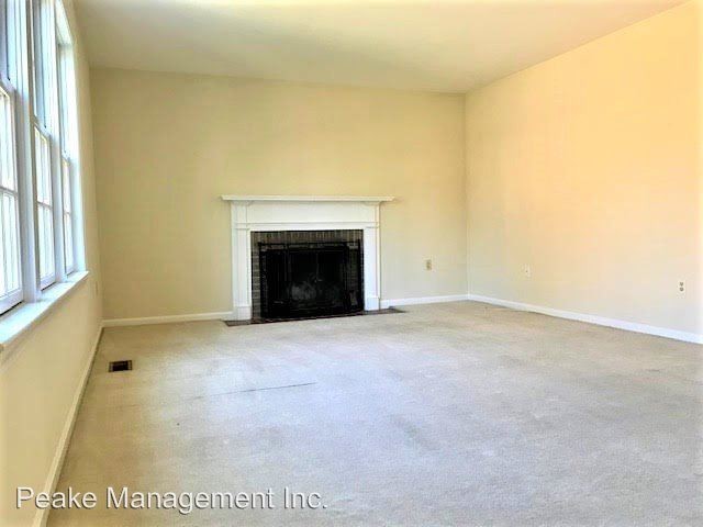 Foto del edificio - 4 br, 3.5 bath House - 1740 Chain Bridge Road