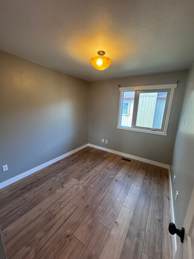 Foto del edificio - 7810 Mayfair Dr