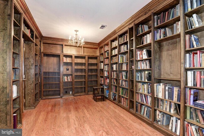 Building Photo - 216 Oronoco St