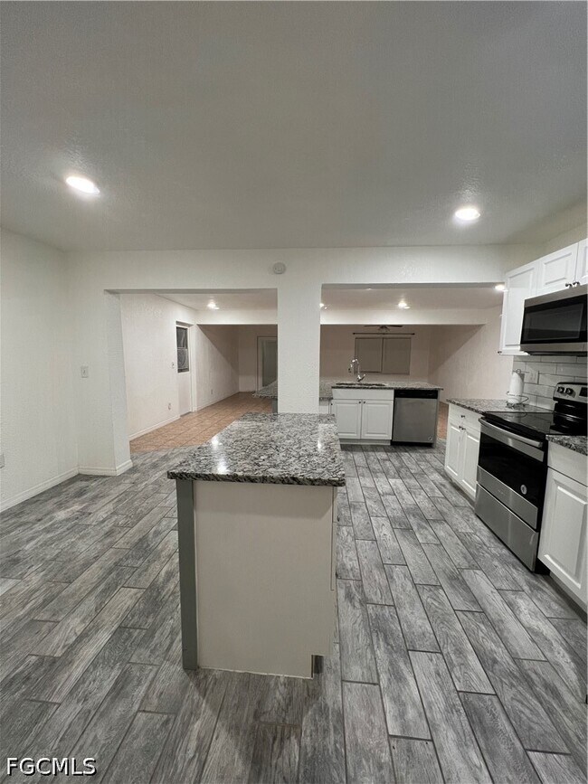 Foto del edificio - 3923 SE 12th Ave