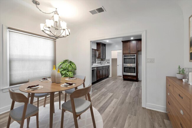 Building Photo - 4034 W 63rd St