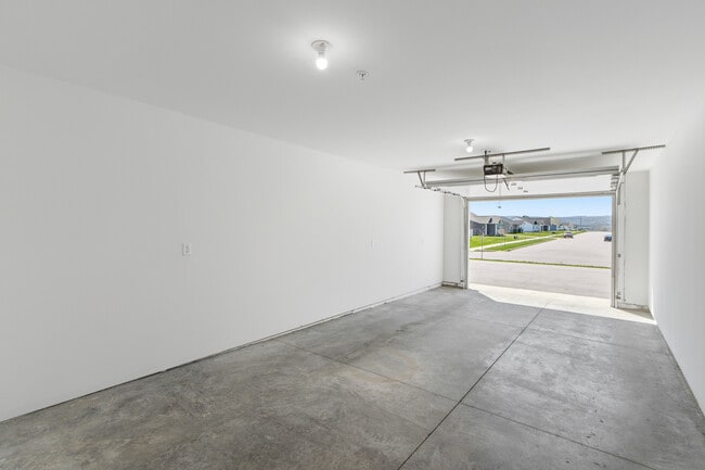 Building Photo - Sawyer Ridge