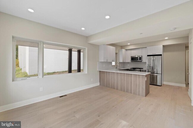 Foto del edificio - 812 18th St NE