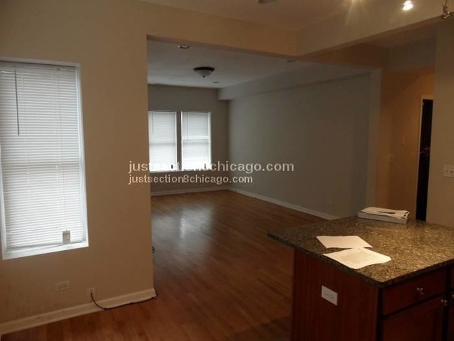 Building Photo - 7250 S Yates Blvd