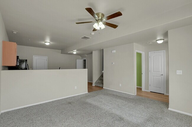 Foto del edificio - $1,895.95, 3-bed, 2.5-bath townhome located in Colorado Springs.