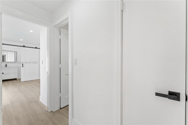 Foto del edificio - 2600 NW 68th Way