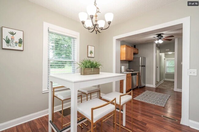 Foto del edificio - Prime Dogtown Home Near Forest Park w/Fenced Yard