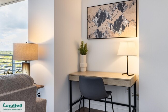 Building Photo - 200 NE 1st Ave