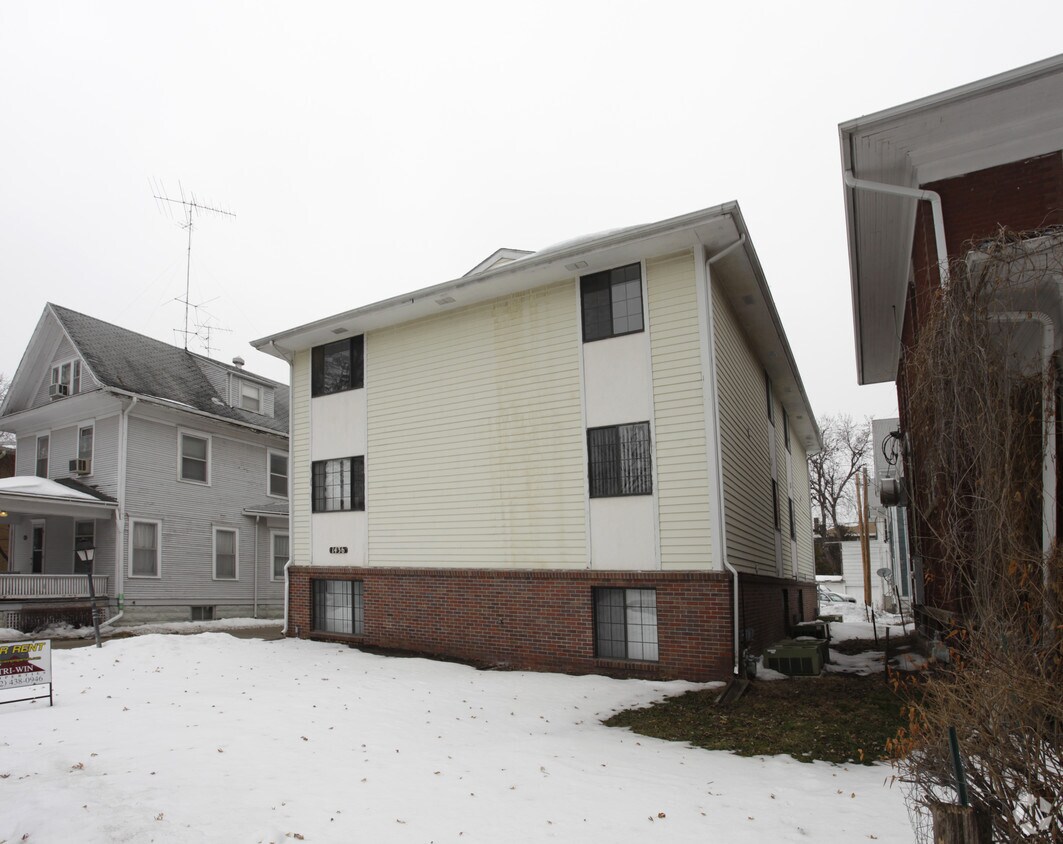 Building Photo - 1436 E St