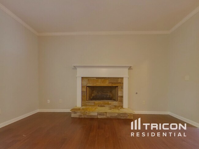 Foto del edificio - 6735 Hembree Dr