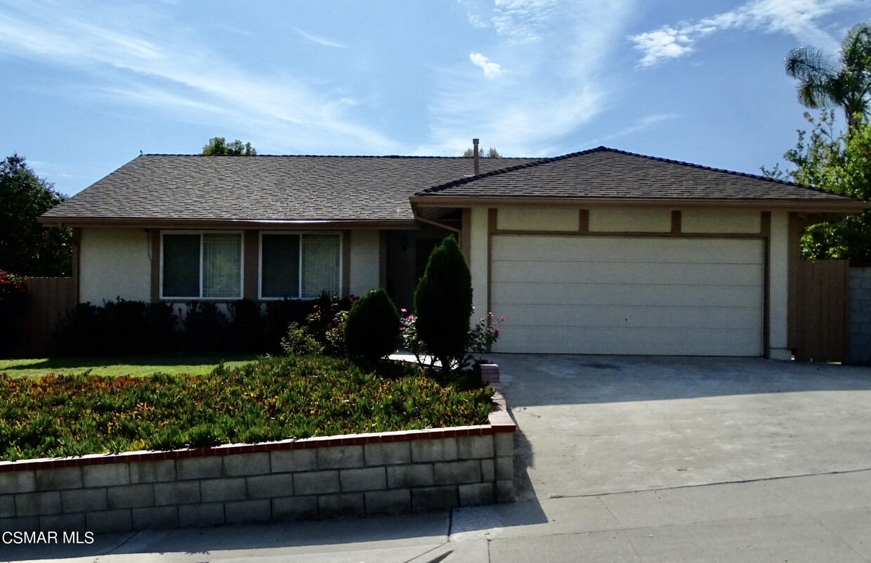 Foto principal - 3393 Corning St