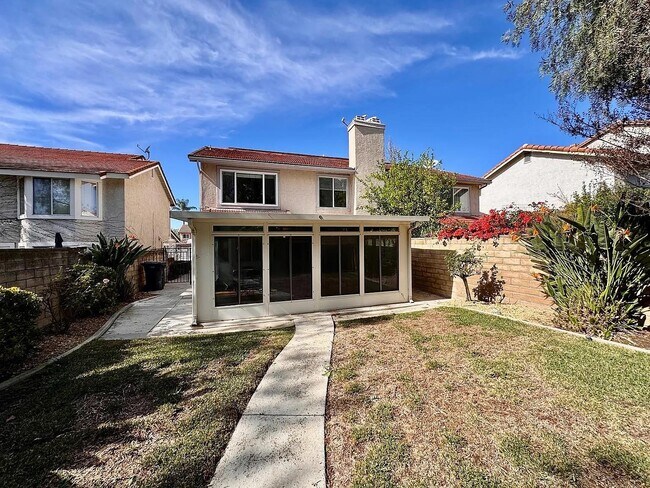 Foto del edificio - 5328 Natasha Ct