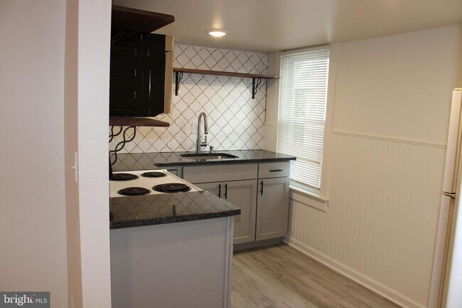 Foto del edificio - 1318 Kinderhook Rd