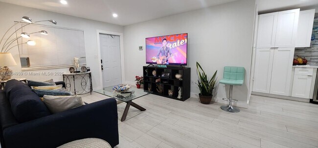 Foto del edificio - 17324 NW 74th Ave