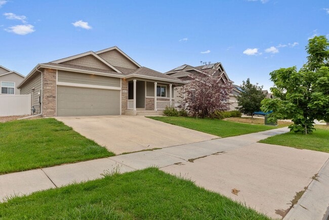 Building Photo - Spacious 3bd 2ba Greeley Ranch Style Home