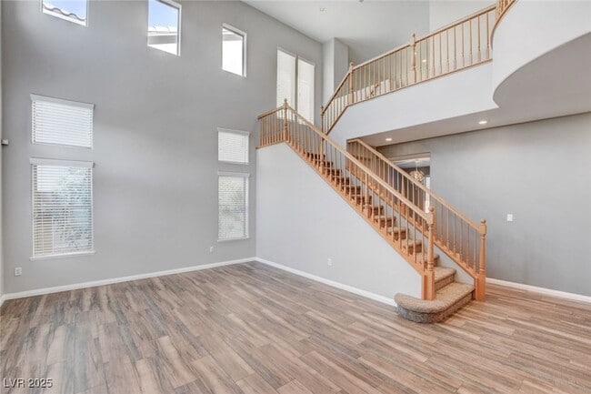 Building Photo - 5643 Almocita Ct