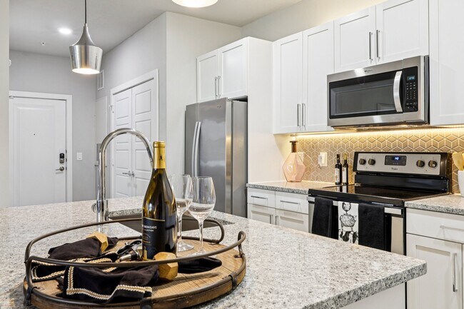 Building Photo - Cortland Reunion