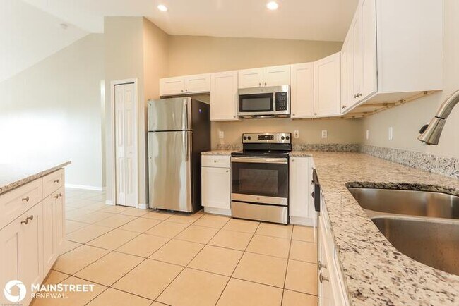 Building Photo - 2211 NE 5th Ave, Cape Coral, FL 33909