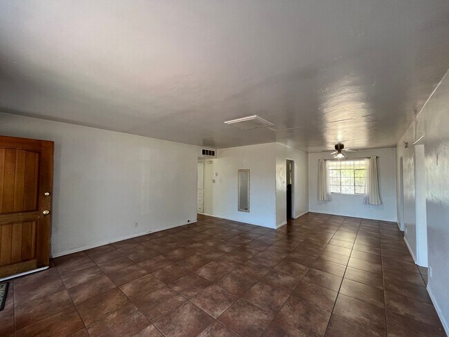 Foto del edificio - Cute 3 Bedroom 2 Bathroom Home In The NE!