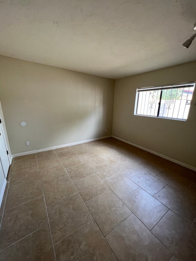 Foto del edificio - Townhome For Rente