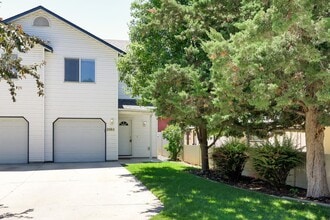 Building Photo - 3183 Cherry Ln